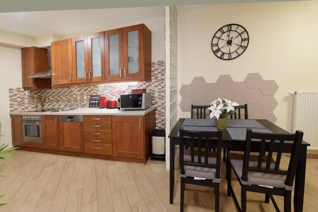 Orangehomes Garden View Friendly With Free Parking Apartment Budapest