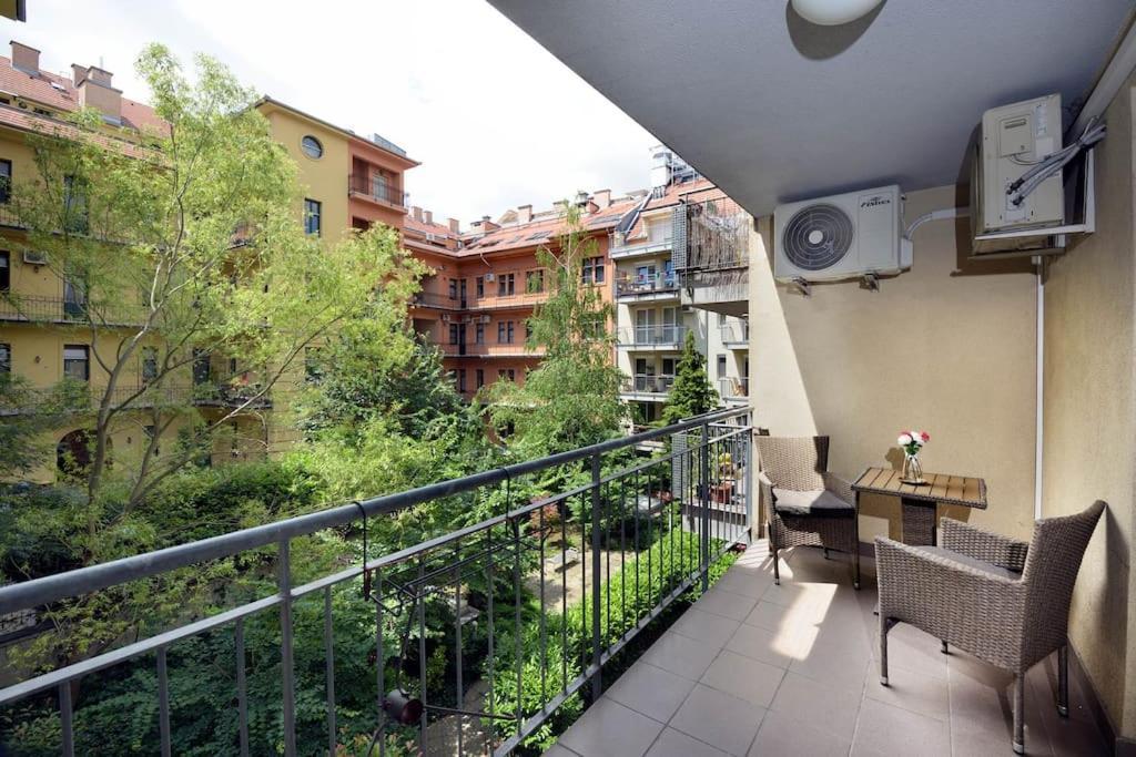 Orangehomes Garden View Friendly With Free Parking Apartment *